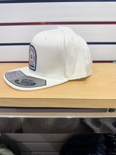 1424 - WHITE ON WHITE FLATTY